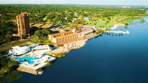 Resort Yacht Y Golf Club Paraguayo .